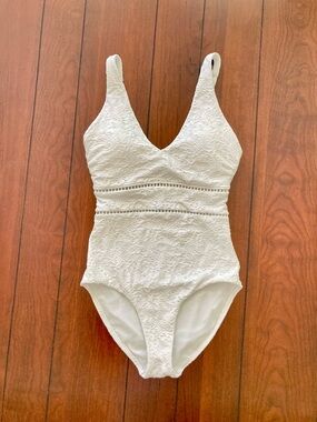 Sea Level Swim Australia White eyelet swimsuit Sz 4